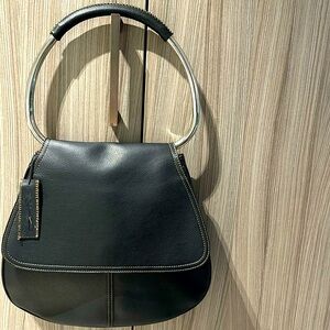 NWT Women’s - AUTHENTIC GIANNI FERRANTE  Italian Black Pebbled Leather Handbag
